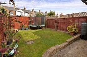 2 bedroom Terraced t...