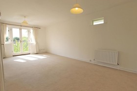 2 bedroom Flat to re...