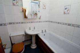 1 bedroom Property t...