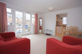 2 bedroom Flat to re...