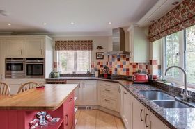 4 bedroom Detached f...