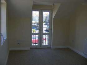 2 bedroom Flat to re...