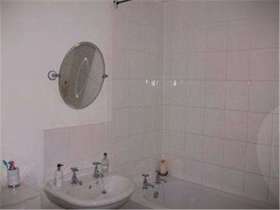 2 bedroom Flat for s...