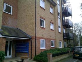 2 bedroom Flat to re...