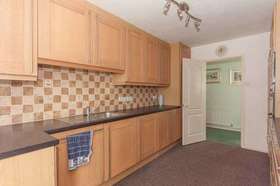 2 bedroom Detached f...