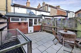 2 bedroom Terraced t...