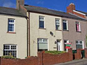 2 bedroom Property t...