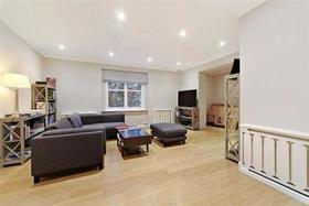 3 bedroom Flat for s...