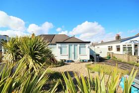 2 bedroom Bungalow t...