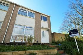 3 bedroom End of Ter...