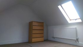 6 bedroom Houses to...