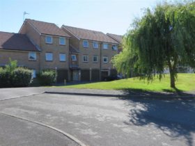2 bedroom Flat for s...