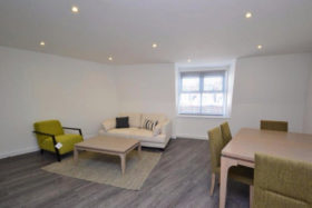 2 bedroom Flat to re...