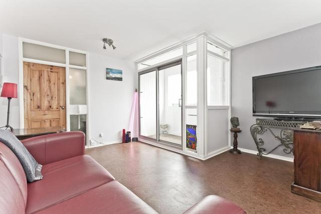 2 bedroom Flat for sale in Petticoat Tower Petticoat Square London E1