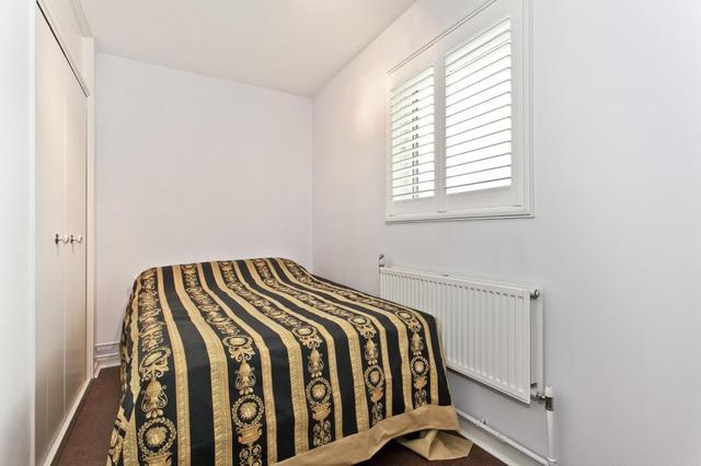 2 bedroom Flat for sale in Petticoat Tower Petticoat Square London E1