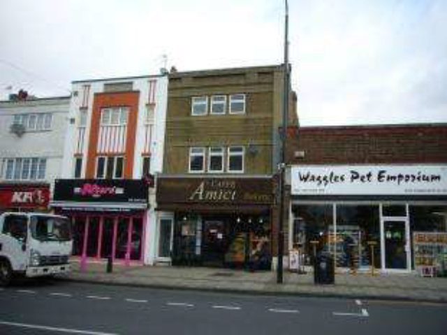 2 bedroom Flat for sale in High Street West Wickham BR4