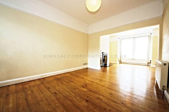 3 bedroom Detached house to rent in Fairview Road London SW16